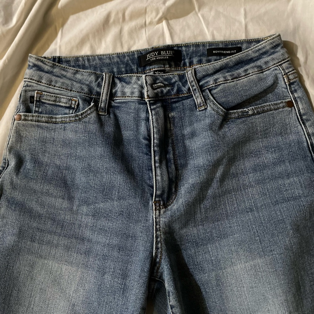 Judy Blue Medium Wash Boyfriend Jeans - Picture 2 of 4